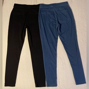 Like New. 2pairs/Black and Blue.
NINE WEST Women's Denim Leggings Size Medium